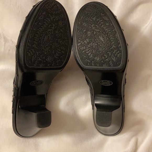 EUC Sofft Laurel Black leather clog with stud detail women’s size 9.5. - Picture 4 of 8